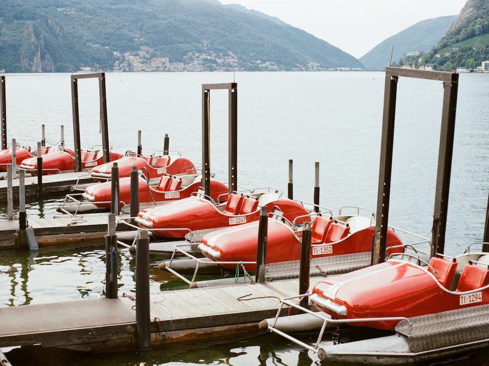 Slide 2: Donkere abstracte afbeelding